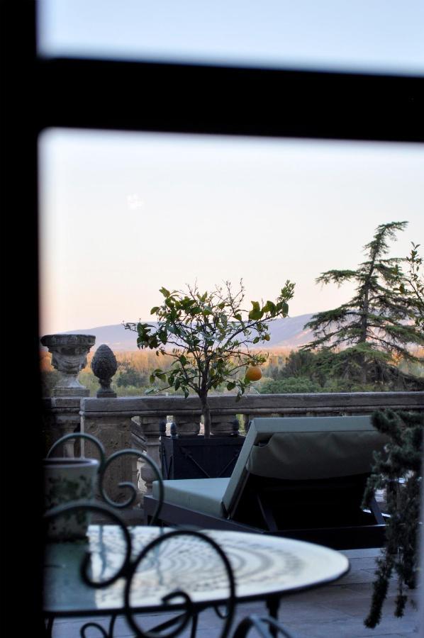 Le Petit Chateau Chateauneuf-de-Gadagne ภายนอก รูปภาพ