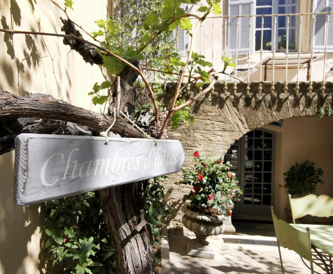Le Petit Chateau Chateauneuf-de-Gadagne ภายนอก รูปภาพ