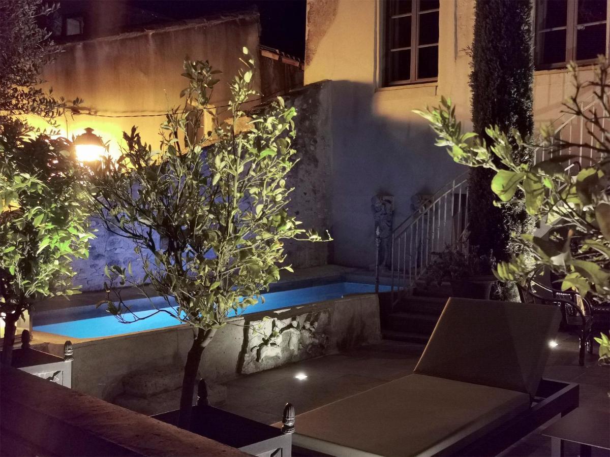 Le Petit Chateau Chateauneuf-de-Gadagne ภายนอก รูปภาพ