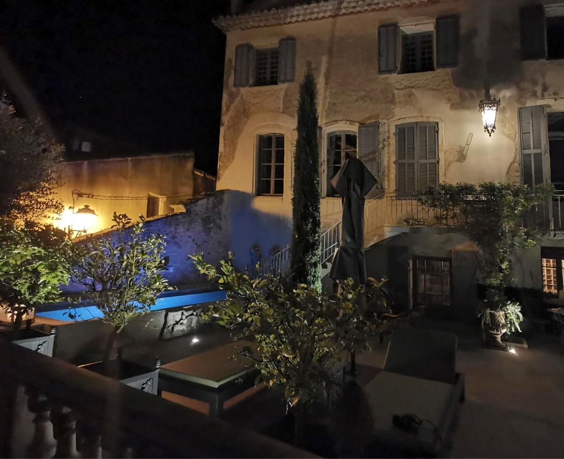 Le Petit Chateau Chateauneuf-de-Gadagne ภายนอก รูปภาพ