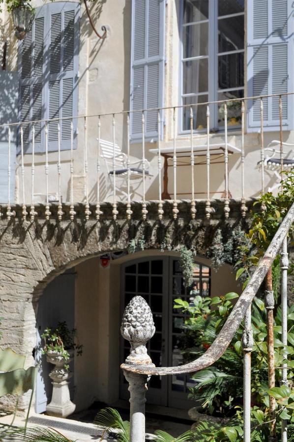 Le Petit Chateau Chateauneuf-de-Gadagne ภายนอก รูปภาพ