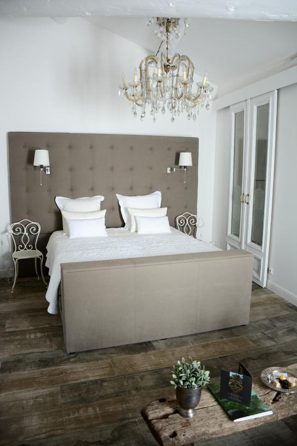 Le Petit Chateau Chateauneuf-de-Gadagne ภายนอก รูปภาพ